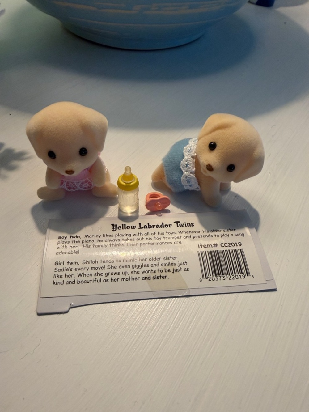 Calico Critters Yellow Labrador Twins - Marley and Shiloh NWOT